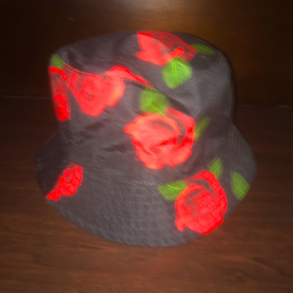 Bucket hat